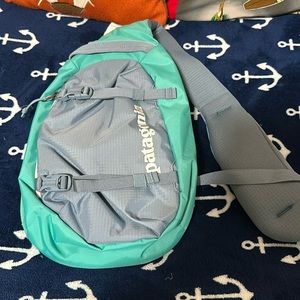 Patagonia FRTL Fresh Teal Atom Sling 8L Backpack Day Crossbody Bag 48262